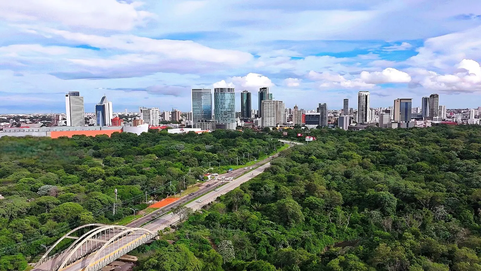 Zona residencial junto al Cordón Ecológico — casas en venta en Santa Cruz Bolivia