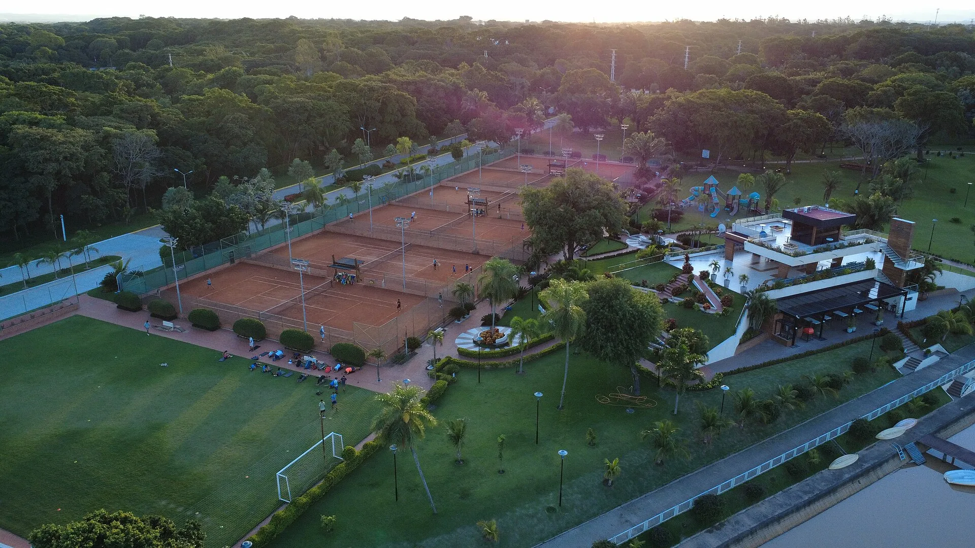 Áreas comunes de Urubó Village — casas y condominios en el Urubó Santa Cruz